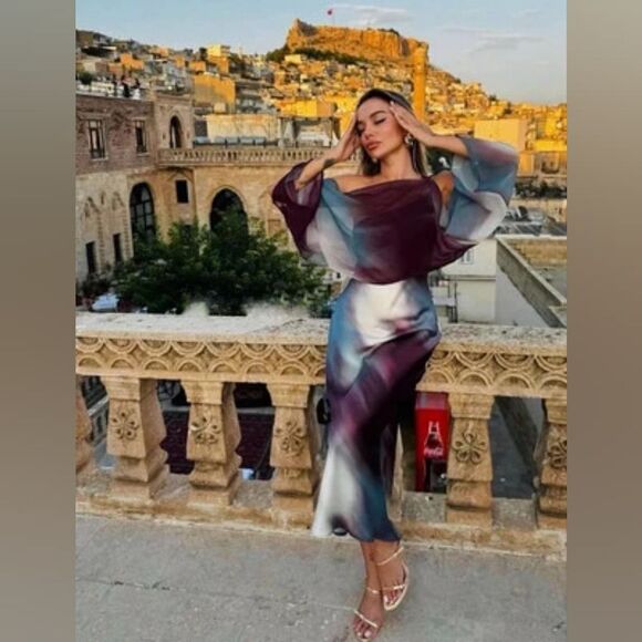 NWT ZARA SATIN printβmidi dress with cape blue and brown Included Cape - Picture 1 of 15